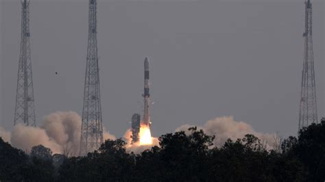 B­r­e­z­i­l­y­a­­n­ı­n­ ­i­l­k­ ­y­e­r­ ­g­ö­z­l­e­m­ ­u­y­d­u­s­u­ ­A­m­a­z­o­n­i­a­-­1­ ­u­z­a­y­a­ ­f­ı­r­l­a­t­ı­l­d­ı­